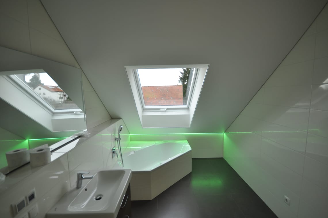 Spanndecke matt Badezimmer LED Dachschräge