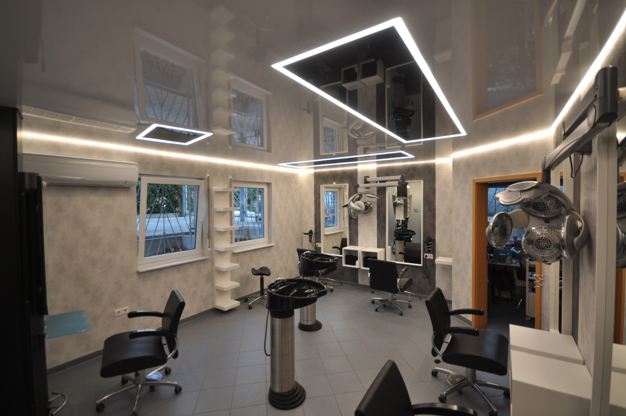 Lackspanndecke Friseursalon Deckenfelder