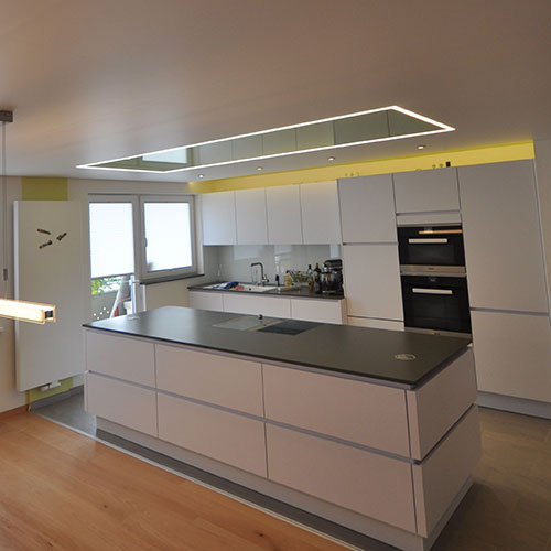 Spanndecke Küche LEDeinbaustrahler LEDBand Lichtprofil Lackspanndecke
