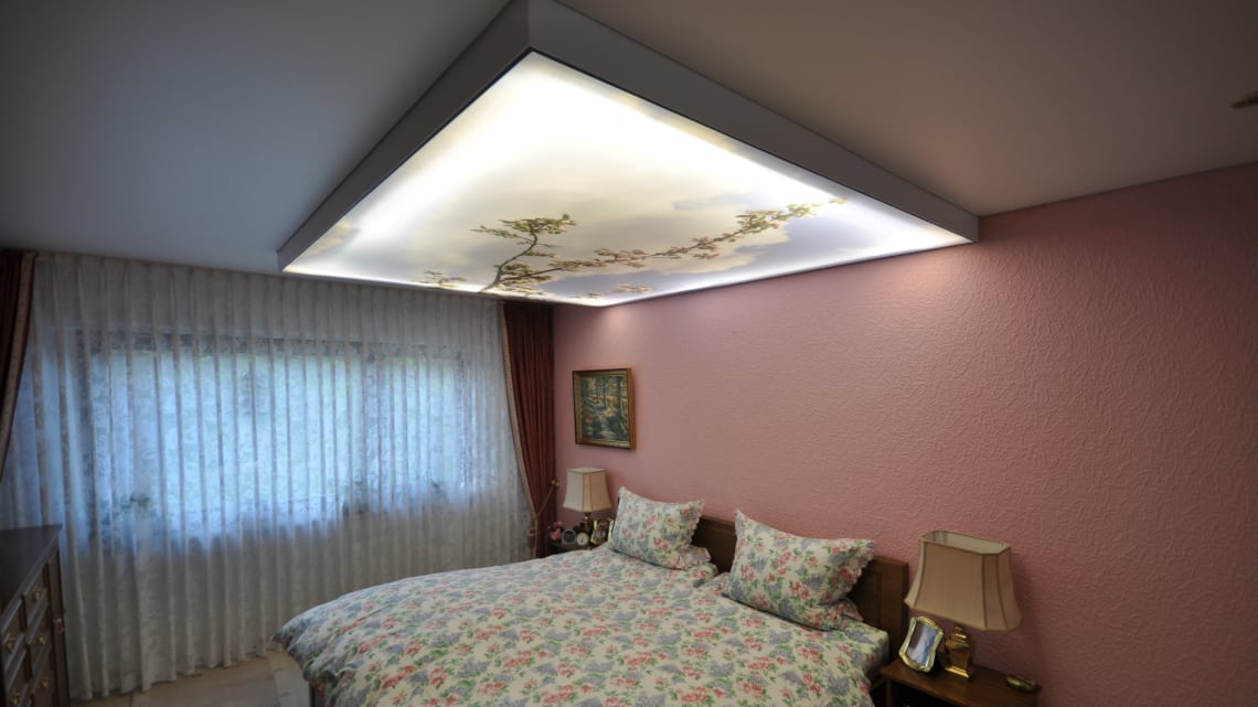 Lichtdecke Schlafzimmer Deckenfeld bedruckt Motiv LED Spanndecke