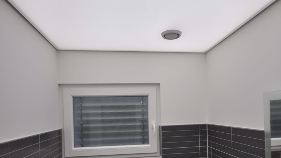 Lichtdecke Gäste-WC weiss Spanndecke LED