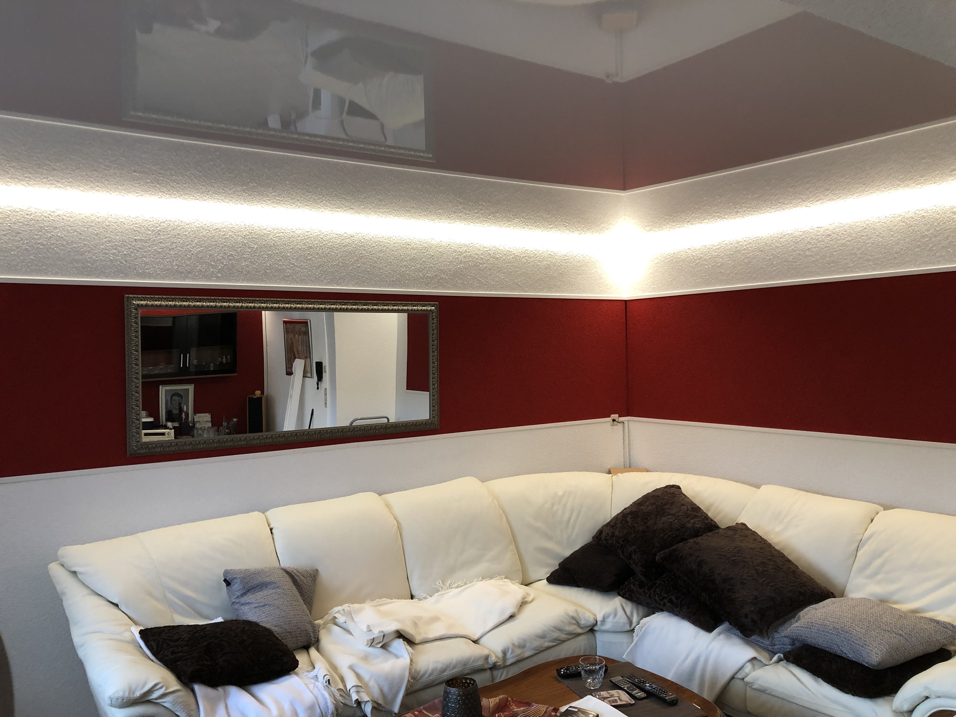 Lackspanndecke Wohnzimmer LEDband