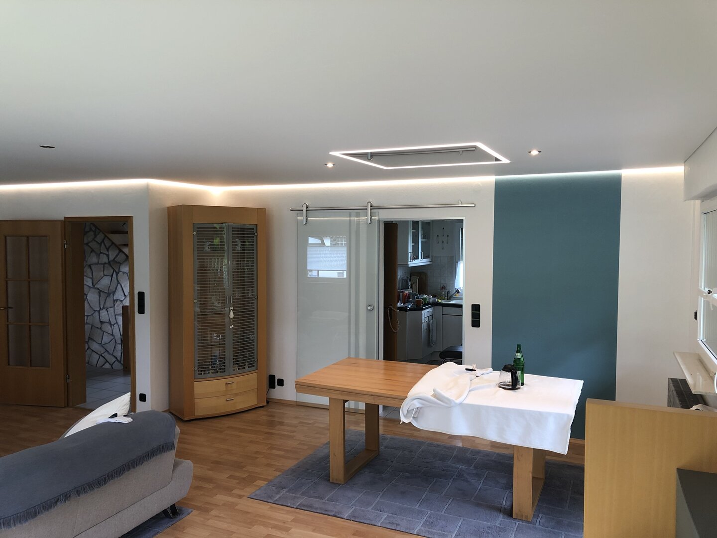 Spanndecke Esszimmer Deckenfeld Lackspanndecke Lichtleiste