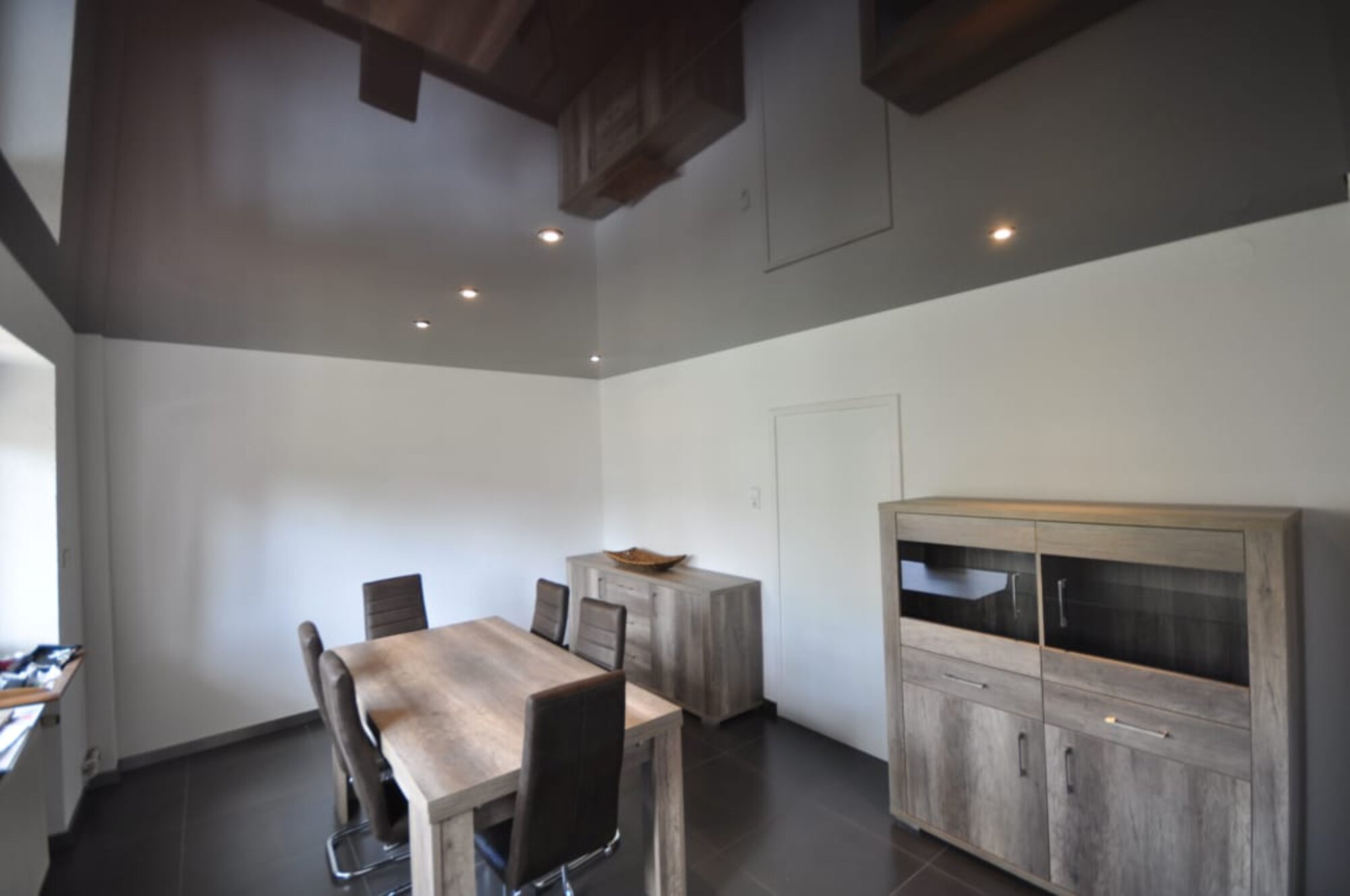 Spanndecken und Lackspanndecken für das Esszimmer: CBSpanndecken