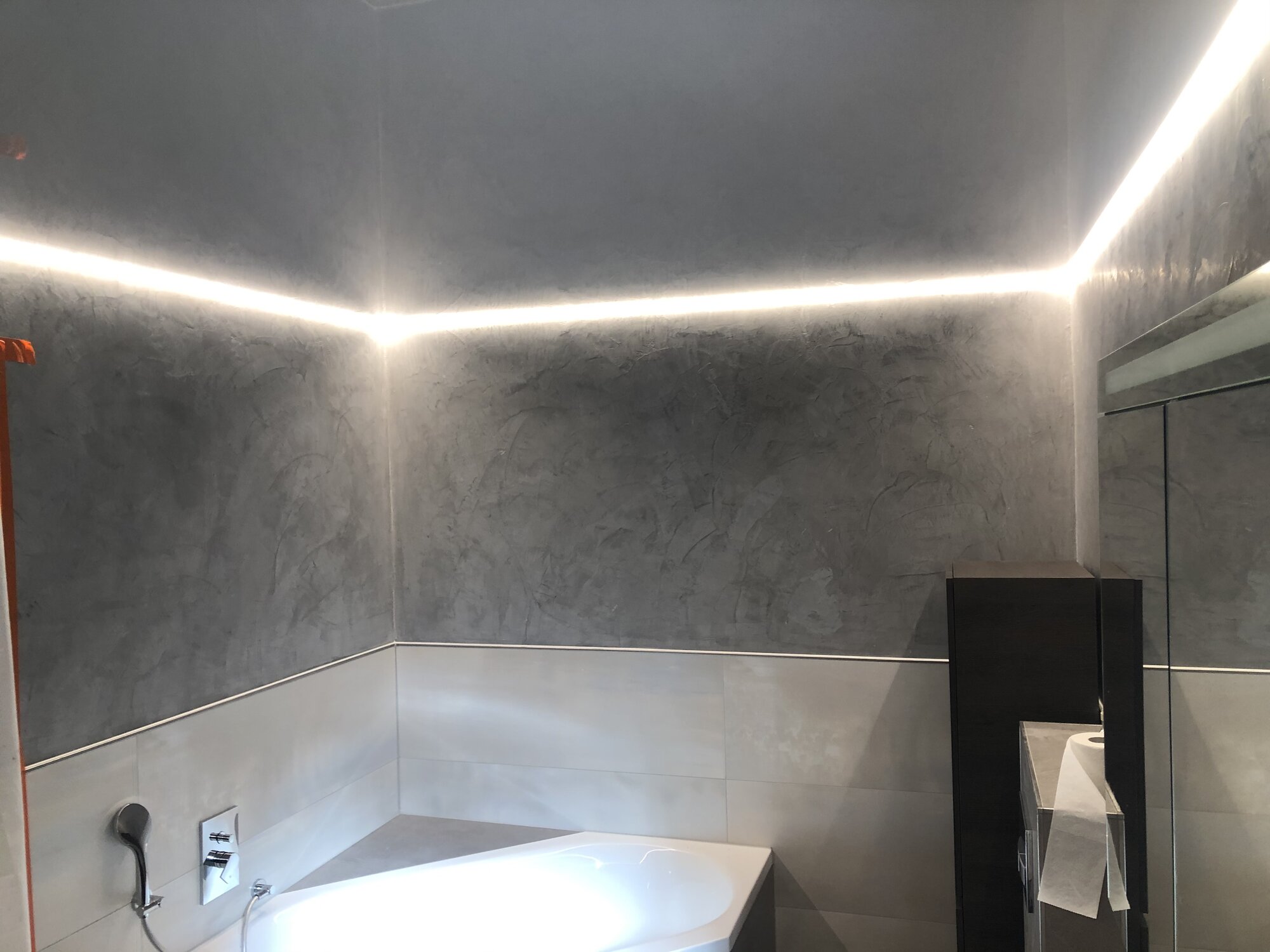 Spanndecken und Lichtdecken im Badezimmer: CBSpanndecken