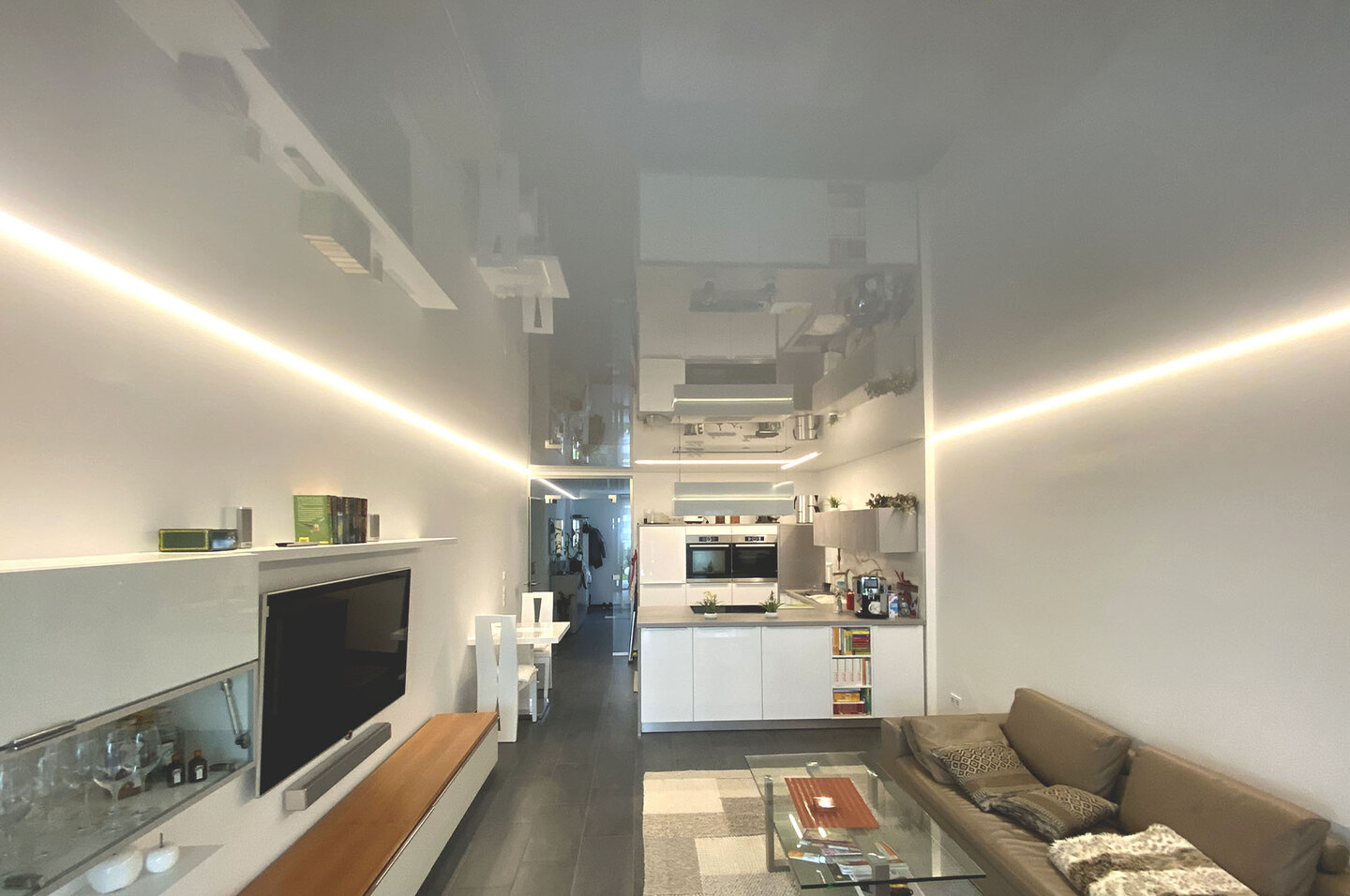 Spanndecke Lackspanndecke Wohnzimmer LED dimmbar