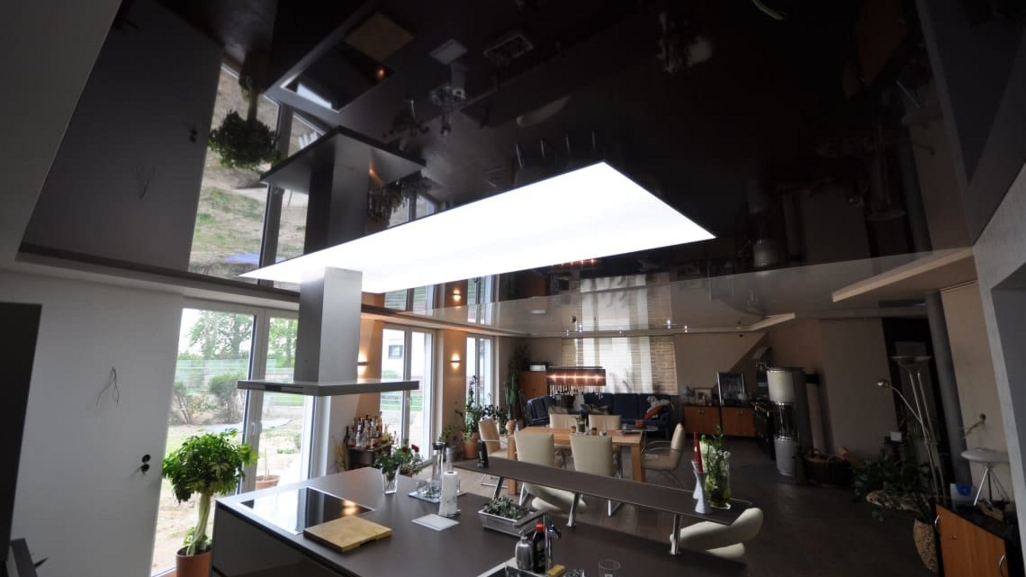 Lackspanndecken und Lichtdecken für Ihre Küche: CBSpanndecken