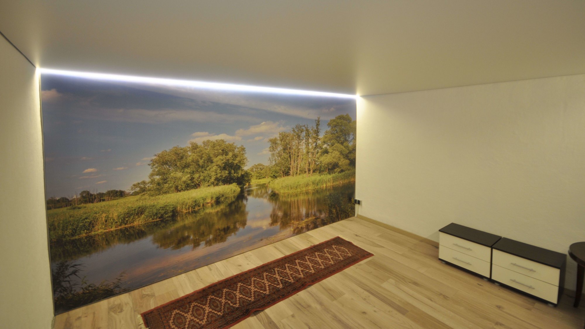 wandbild_lichtdecke_bedruckt_led_ledband_powerled_see_schlafzimmer Spanndecke bedruckt Wandbild Lichtdecke