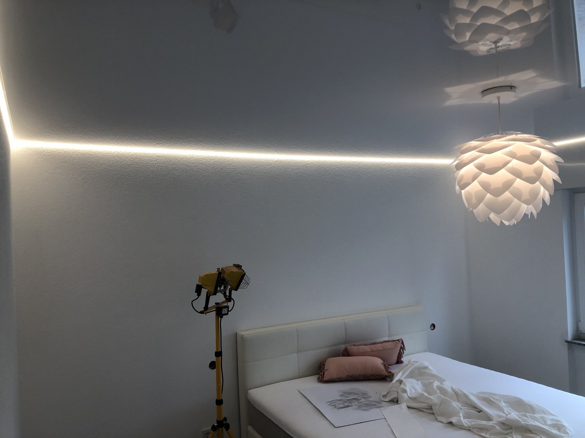 Lackspanndecke Schlafzimmer LEDband Spanndecke